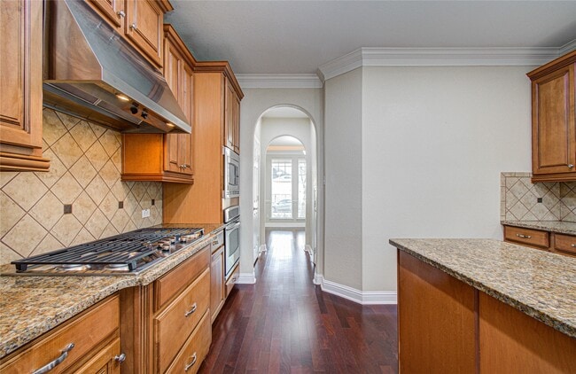 property at 3730 Arundel Gardens Ln