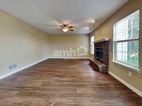 3736 White Cliff Way in Whitestown, IN - Building Photo - Building Photo