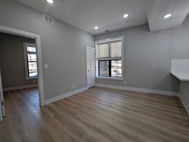 440 W Belden Ave, Unit 434-01 Apartments