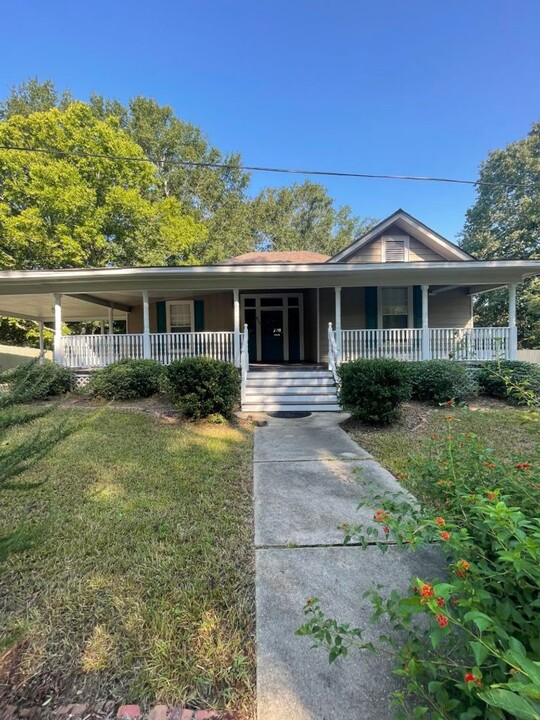 809 Mansion St in Wetumpka, AL - Building Photo