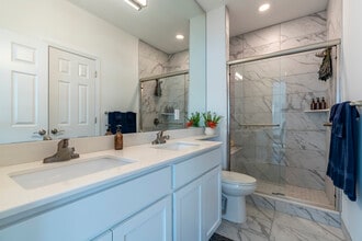 Highland Knolls in Howell, MI - Building Photo - Interior Photo
