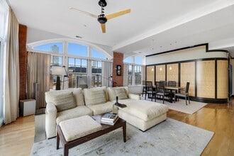 174 Washington St in Jersey City, NJ - Building Photo - Building Photo