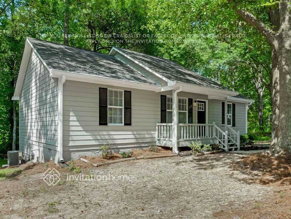 225 Peach Forest Pl in Douglasville, GA - Building Photo