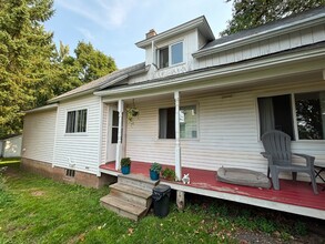 404 E Iron St in Bessemer, MI - Foto de edificio - Building Photo