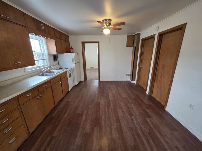 433-435 S Van Buren St in Green Bay, WI - Building Photo - Building Photo