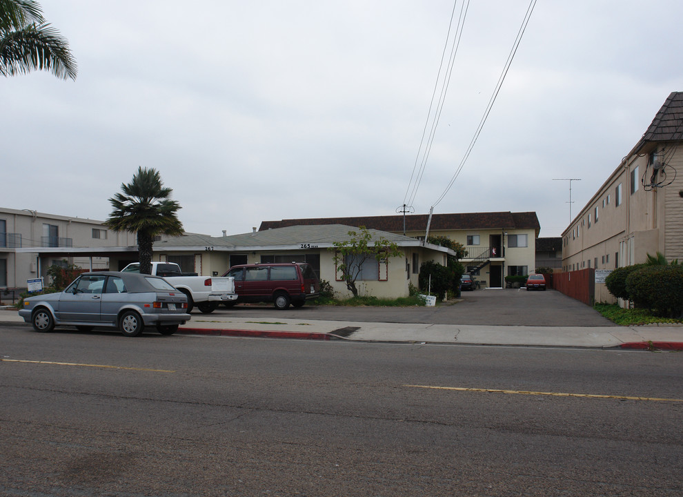 Woodlawn Apartments in Chula Vista, CA - Foto de edificio