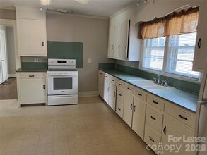 1047 E Main St in Albemarle, NC - Building Photo - Building Photo