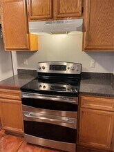 24002 Wedgewood Cir in Warren, MI - Building Photo - Building Photo