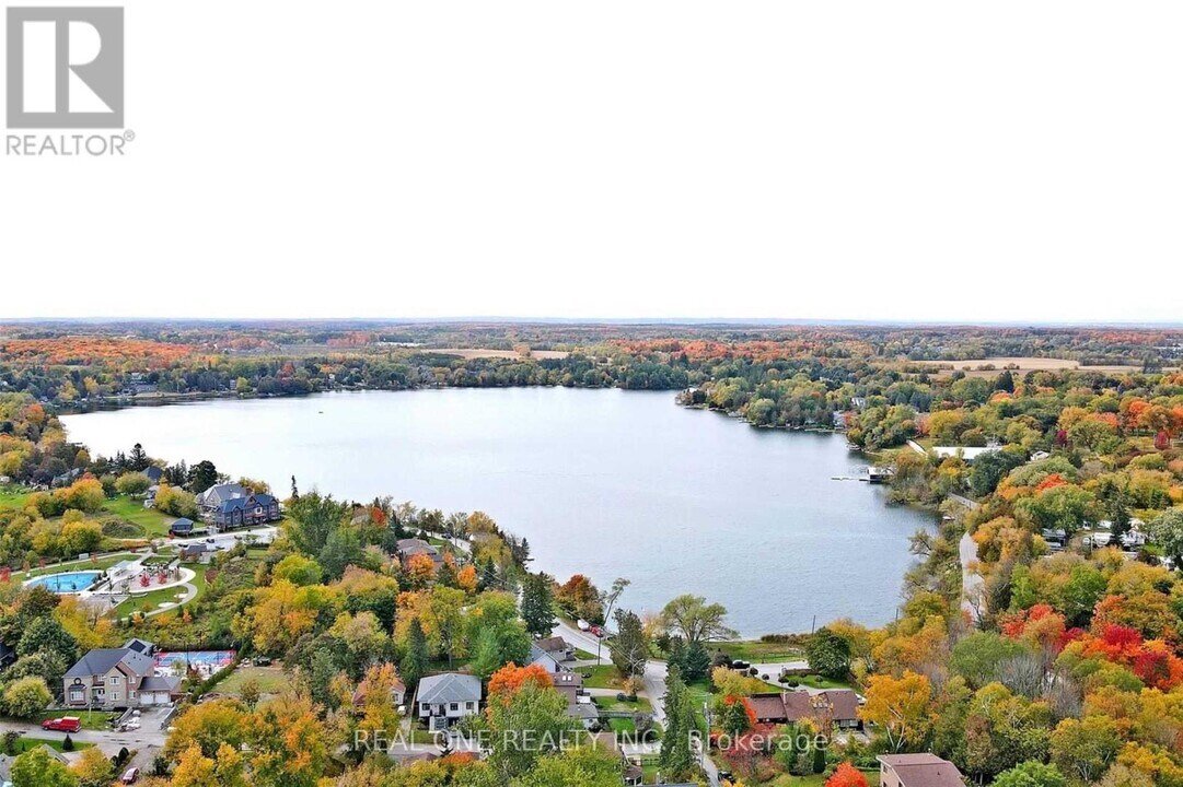 14833 Ninth Line in Whitchurch-Stouffville, ON - Building Photo