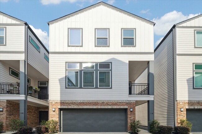 746 W Donovan St in Houston, TX - Building Photo - Building Photo
