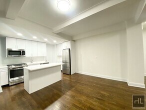 WEST 68 STREET in New York, NY - Building Photo - Building Photo