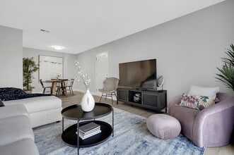 Stonewater Apartments in Louisville, KY - Building Photo - Building Photo