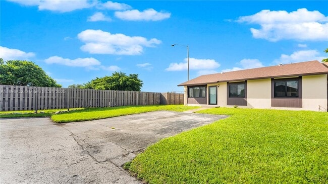 4208 SW 136th Pl in Miami, FL - Building Photo - Building Photo