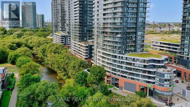 2212-2212 Lake Shore Blvd W in Toronto, ON - Building Photo - Building Photo