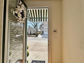 605 Lake Dr in Virginia Beach, VA - Building Photo - Building Photo