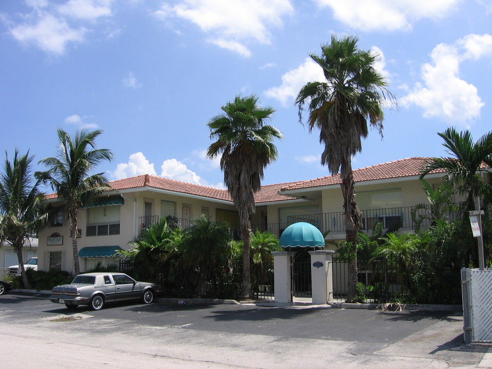 Palm Key Apartments in Fort Lauderdale, FL - Building Photo