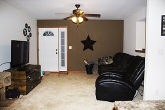 1125 Amelia Dr in Cedar Falls, IA - Building Photo - Building Photo