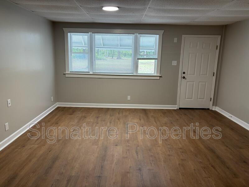 773 Long Point Rd in Hague, VA - Building Photo