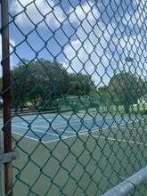 511 Gardens Dr, Unit 204 in Pompano Beach, FL - Building Photo - Building Photo