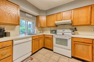 155 Redstone Hl Rd in Bristol, CT - Building Photo - Building Photo