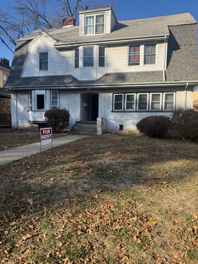 804 W Oregon St in Urbana, IL - Foto de edificio - Building Photo