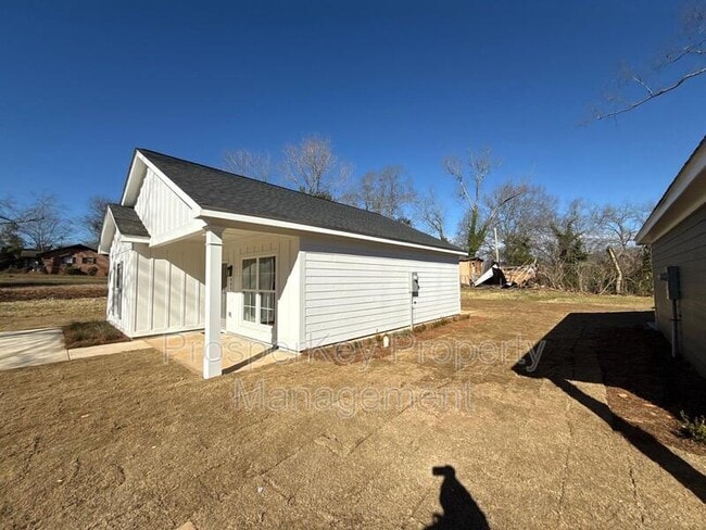 405 E Chappell St in Griffin, GA - Building Photo - Building Photo