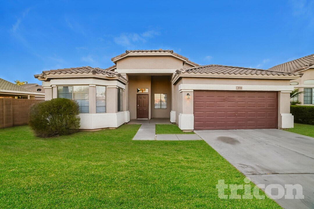 2836 S 66th Ave in Phoenix, AZ - Building Photo