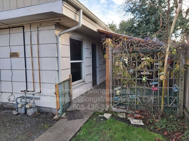 350 SE Lilly Ave