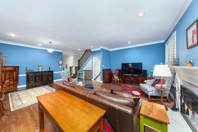 3604 Reservoir Rd NW in Washington, DC - Building Photo - Building Photo