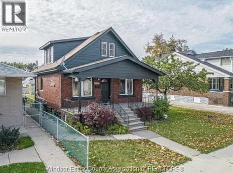 property at 1665 PARENT - MAIN FLOOR