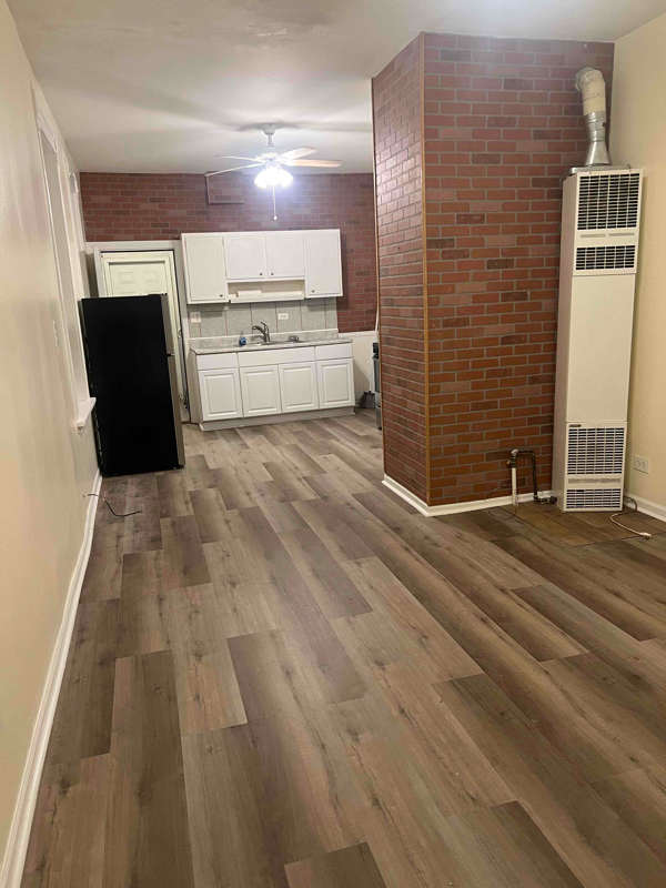 property at 1518 N Greenview Ave