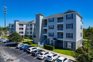 Secret Lake Resort in Kissimmee, FL - Building Photo