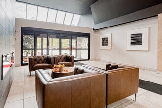 Forest Hill in London, ON - Building Photo - Lobby