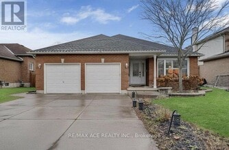 52 Foster Creek Dr in Newcastle, ON - Building Photo - Building Photo