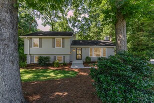 4014 Sulkirk Rd in Charlotte, NC - Building Photo