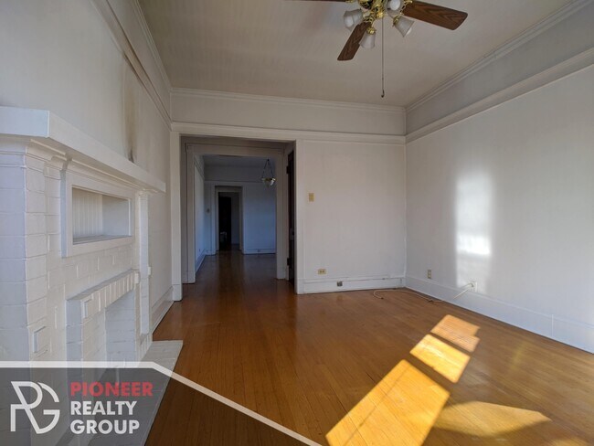 1448 W Cornelia Ave, Unit 2 in Chicago, IL - Building Photo - Building Photo