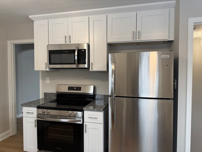 18702 Arrowhead Ave in Cleveland, OH - Building Photo - Building Photo