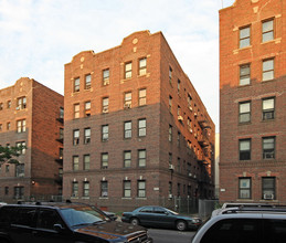 35-34 95th St in Flushing, NY - Building Photo - Building Photo