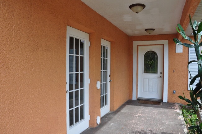 1706 Apache St NE in Palm Bay, FL - Building Photo - Building Photo