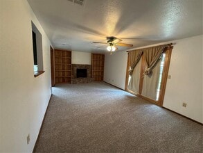 1071 Raintree Mansion in Yukon, OK - Building Photo - Building Photo