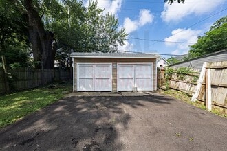 2040 W 103rd St in Cleveland, OH - Building Photo - Building Photo
