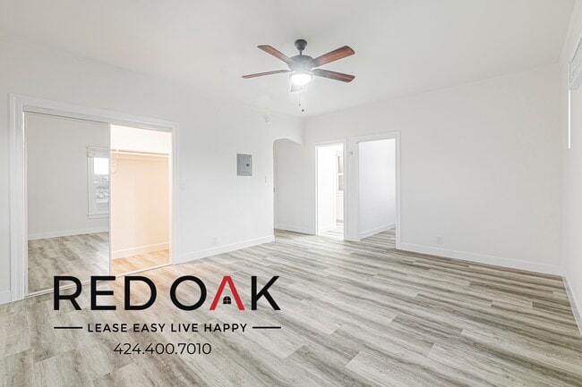 1056 Normandie Ave in Los Angeles, CA - Building Photo - Building Photo