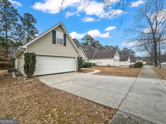 1395 Stephens Pond View in Loganville, GA - Building Photo - Building Photo