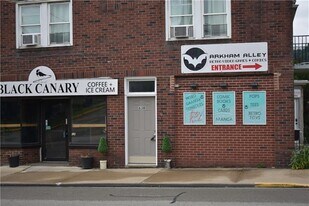 638 Pittsburgh St in Springdale, PA - Building Photo