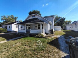 207 Plum St in Anderson, IN - Building Photo