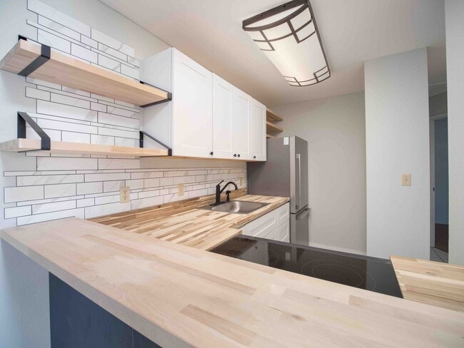 property at 160 Keonekai Rd