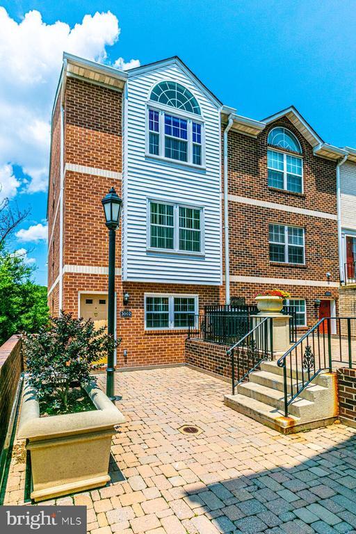 3002 S Glebe Rd in Arlington, VA - Building Photo - Building Photo