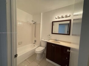 15290 SW 106th Ln, Unit 323 in Miami, FL - Building Photo - Building Photo