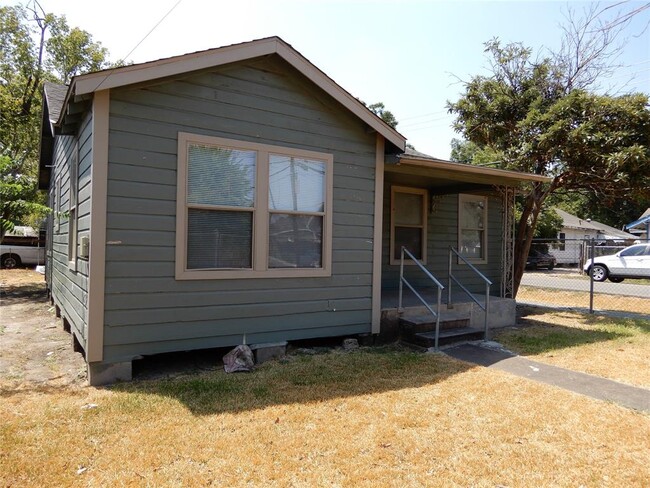 property at 7102 Longview St