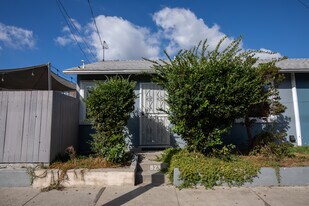 923 N Avenue 56 in Los Angeles, CA - Building Photo